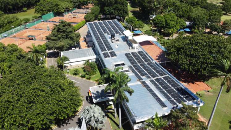 Cúcuta le apuesta a la energía solar con 240 paneles en el Tennis Golf Club