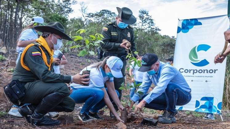 Los niños de las instituciones educativas reciben capacitación sobre el cuidado de los recursos naturales.