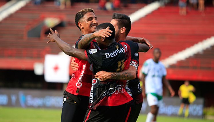 Lucas Ríos, Juan Moreno y Jhonathan Agudelo, atacantes del Cúcuta.
