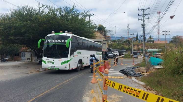 A través de un contrato se mitigarán parcialmente los daños registrados sobre la vía circunvalar de Ocaña./Foto Cortesía.