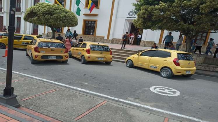 Una polémica como para alquilar balcones existe entre el secretario de Movilidad y Tránsito con los taxistas de Ocaña.