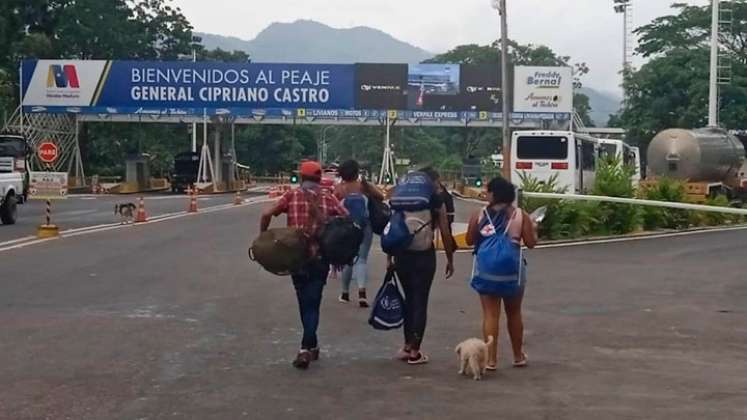 Varios de los retornados expresan que son varias de las razones para regresar: se enfrentan a xenofobia, no consiguen trabajo, la situación económica, reunificación familiar o necesitados de salud./ Foto Cortesía 