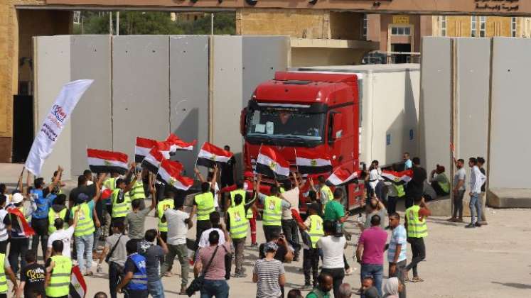 Primeras ayudas humanitarias llegan a la Franja de Gaza.