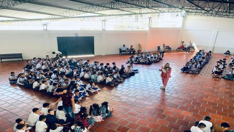 Dogny Esperanza Pallares Torrado, promete programas integrales para mejorar la calidad de la educación./Foto: Cortesía