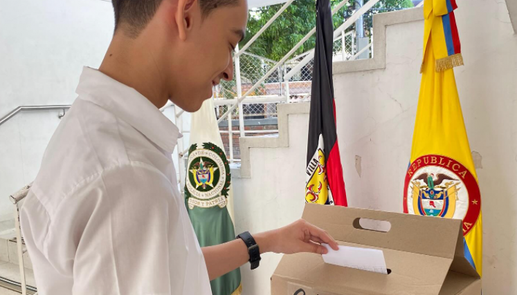 El simulacro electoral juvenil también se realizó en su momento en Canadál