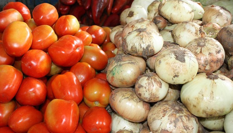 El tomate (32,98%) y la cebolla (15,50%) fueron dos de los productos que más subieron en Cúcuta el mes pasado. / Foto: Archivo