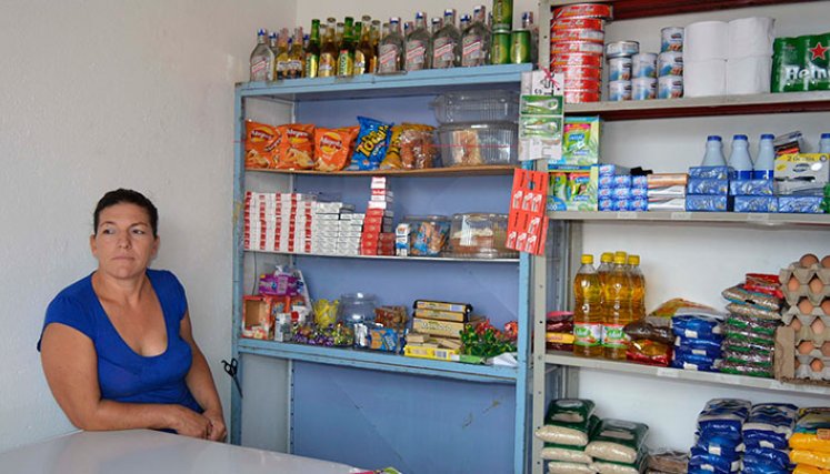 El 60% de las tiendas son administradas por mujeres./ Foto Archivo