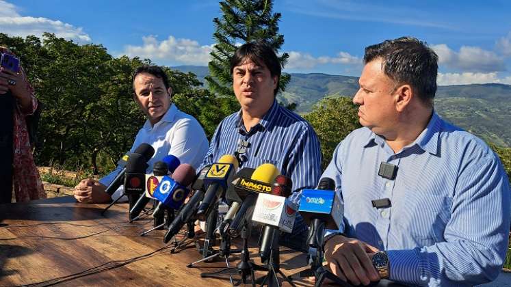  Juan Gabriel Pérez, presidente ejecutivo de la Cámara Colombo Venezolana, y Víctor Méndez, recorrieron las industrias del Táchira. 