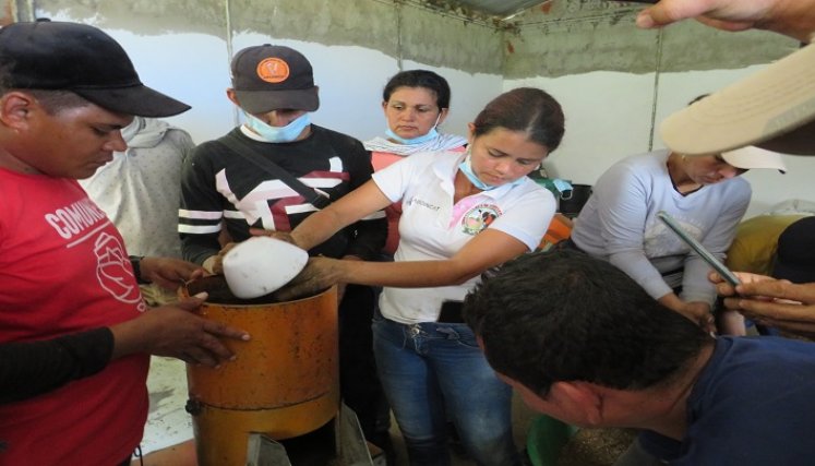 Una alternativa para la transformación de las costumbres agrícolas se implementa a través de las bio fábricas en la zona del Catatumbo.