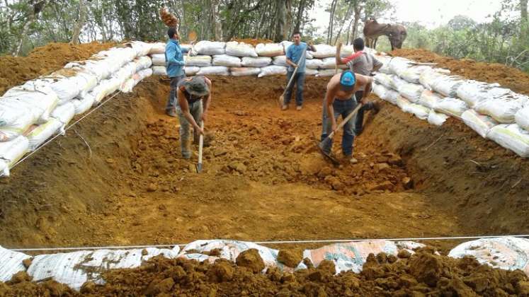 En aras de mejorar las condiciones de vida de los cultivadores de la región se promueven reservorios de agua.