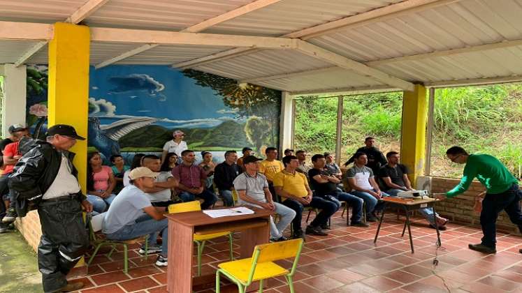 En aras de mejorar las condiciones de vida de los cultivadores de la región se promueven reservorios de agua.