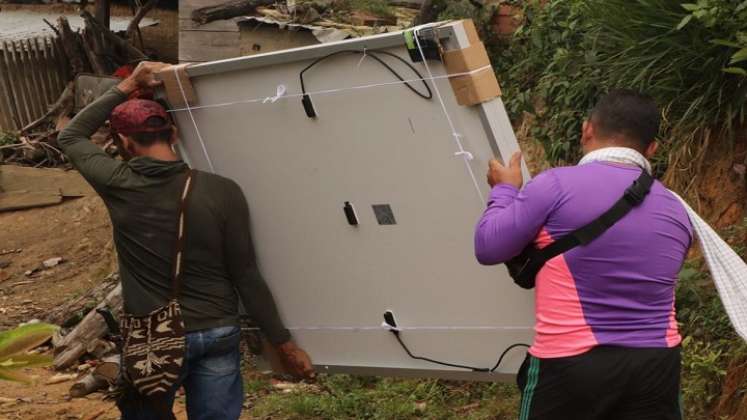 Los paneles solares son vistos como una alternativa para mejorar las condiciones de vida de los campesinos de la región./ Foto: Cortesía.