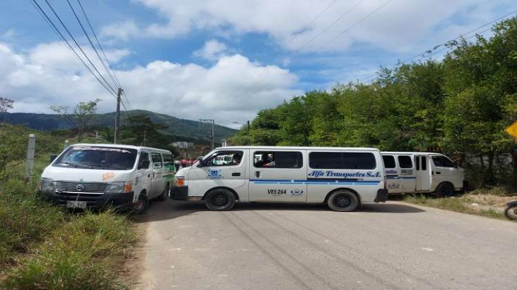 Los transportadores adelantan jornadas de protesta ante la adjudicación de una ruta. /Foto La Opinión