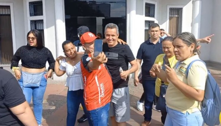 Carlos Julio Socha recobró su libertad, luego de que revocaran la medida de aseguramiento en su contra./foto tomada de video