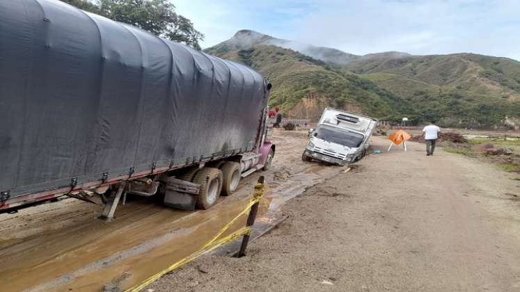 Vuelven los cierres en la carretera Ocaña-Cúcuta para arreglar los accesos a los puentes metálicos.