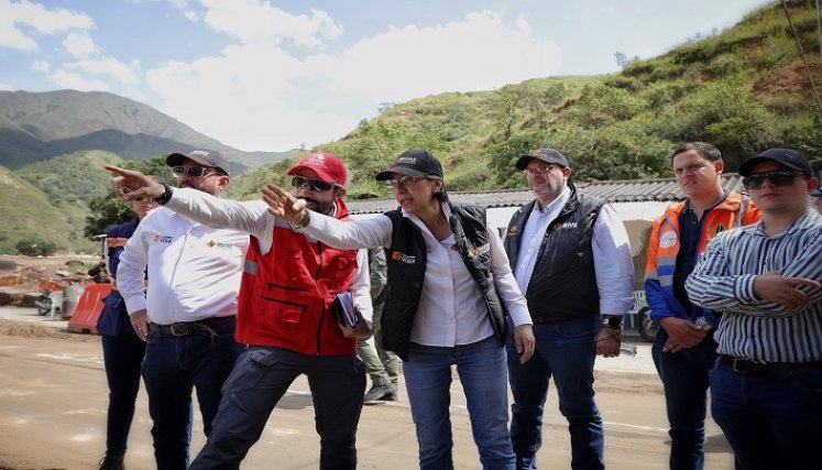 Paso por El Tarrita se hace cada vez más difícil os gremios de transporte expresaron a las funcionarias del alto Gobierno que se deben dar soluciones urgentes. /Foto: cortesía Ángel Sánchez