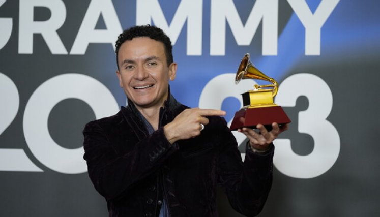 Fonseca durante la gala entrega de los Latin Grammy 2023. (Foto: Joaquin Corchero / Europa Press)