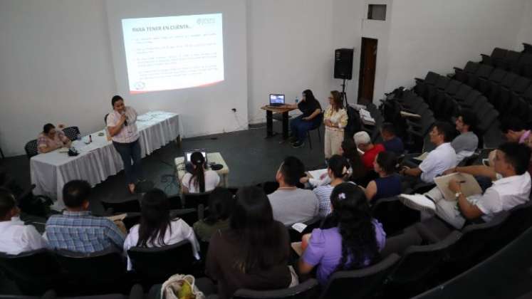 Los docentes que pasaron el concurso, participan de las audiencias para la escogencia de la institución educativa a la que quieren pertenecer./ Foto: Cortesía / La Opinión