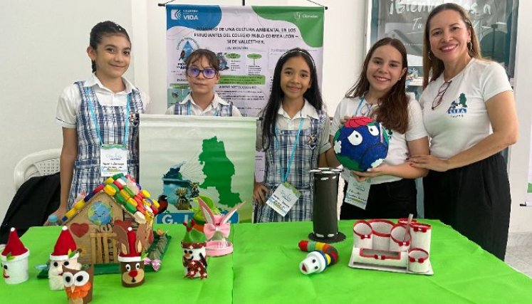 Karen Santiago, Yoeli Villalobos, María Guadalupe Saavedra, Hade Castro y Laura Vianey Barrera (Colegio Pablo Correa León de Cúcuta).