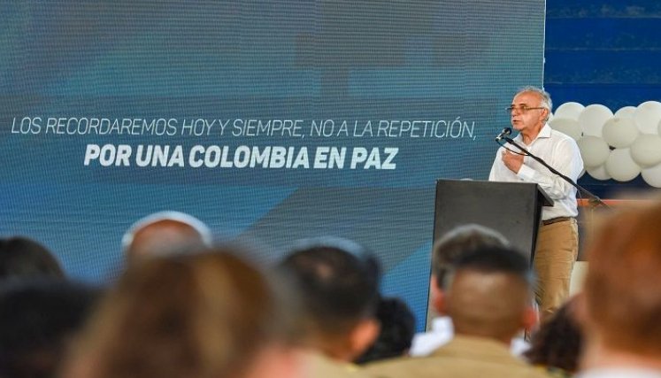 El ministro de Defensa, Iván Velásquez, estuvo el jueves en Ocaña, para un acto de reconocimiento a las víctimas del conflicto. / Foto cortesía Ministerio de Defensa