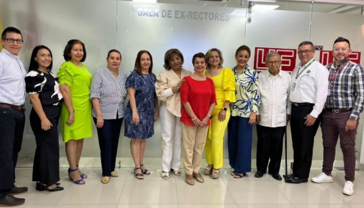 Carlos Arturo Contreras, Marlene Duarte, Jannette Graciela Ardila, Carmen Elisa Araque, Fabiola García Herreros, Carmen Quero, Yolanda Gallardo de Parada, Débora Guerra Moreno, Sandra Ortega, Tomas Wilches Bonilla, Luis Jesús Carvajal Hernández y Diego José Barrera./ Foto: Cortesía / La Opinión 