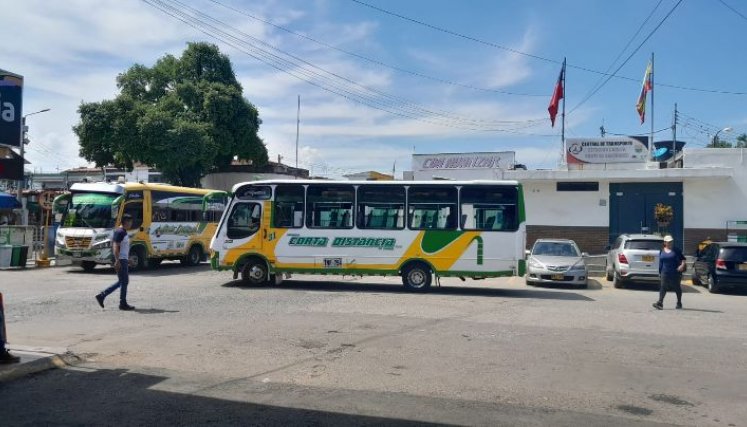 Ayer, en horas de la mañana, solo se observaron buses de la línea colombiana Corta Distancia que iban hasta San Antonio del Táchira.