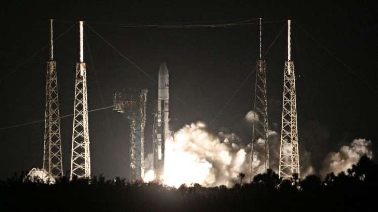 Misión lunar estadounidense despega desde la Florida