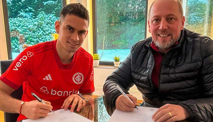 Rafael Santos Borré, Internacional. 