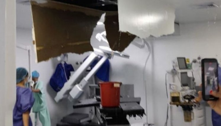 Emergencia en quirófano del Erasmo Meoz por desprendimiento de techo/Foto Cortesía