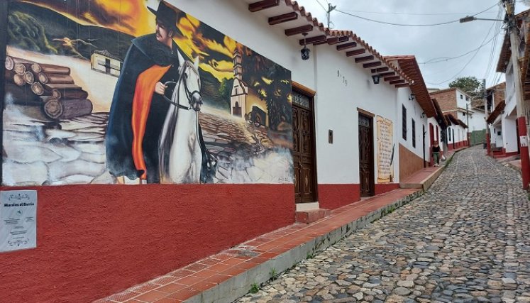 El lugar de mayor peregrinación es el santuario del agua de la virgen donde se venera la imagen de la patrona de los ocañeros.