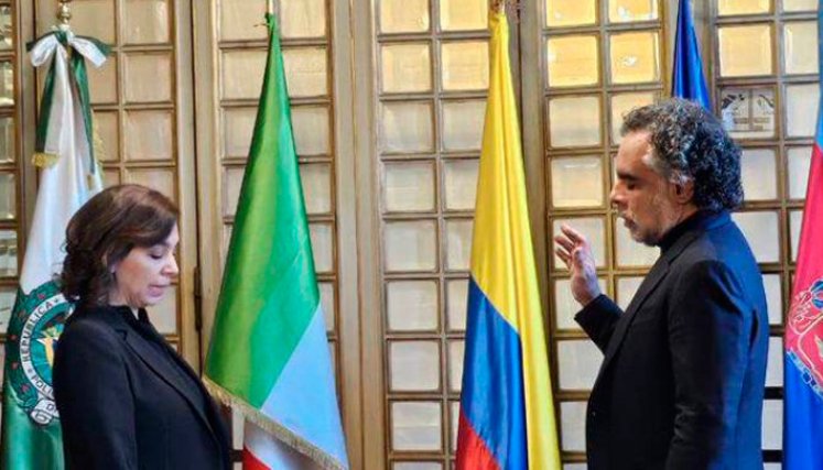 Embajador Armando Benedetti 