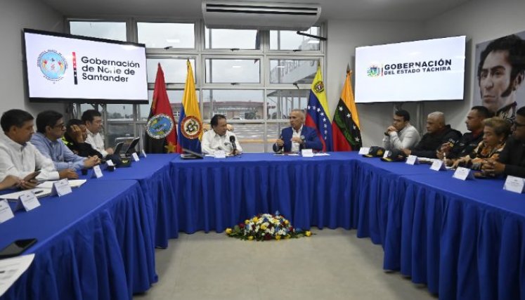 Encuentro de gobernadores de frontera en Tienditas./Foto La Opinión
