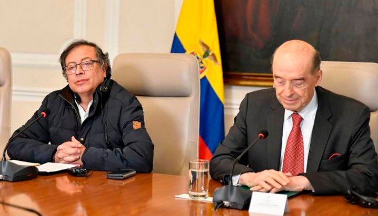 Petro y Álvaro Leyva