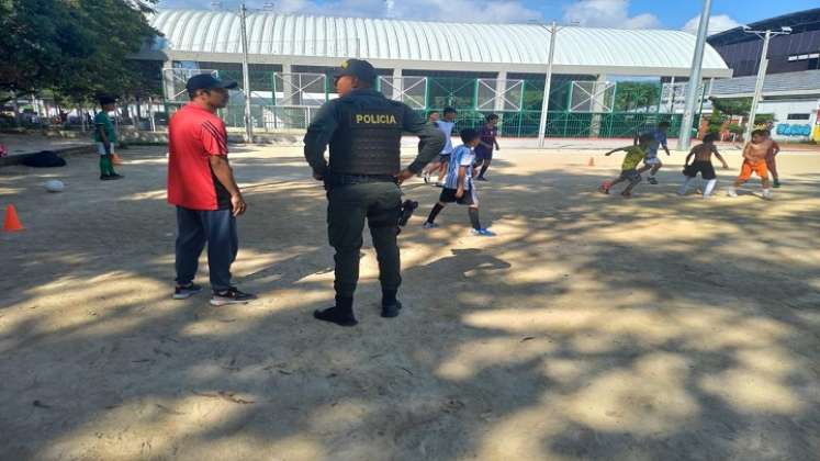 Una nueva modalidad de ‘Policía del vecindario’ brinda prevención en los microterritorios./ Foto Cortesía.