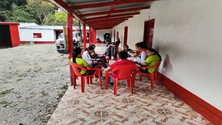 Los papás de los escolares se niegan a que los niños reciban sus clases de manera virtual, dado que no todos cuentan con internet./ Foto Cortesía