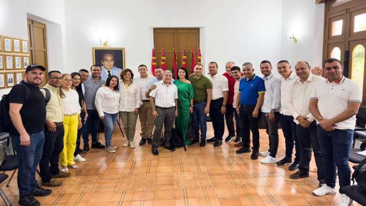 El encuentro organizado por la Gobernación de Norte de Santander contó con la participación de los alcaldes de la región y diversos representantes gremiales. / Foto: Cortesía / La Opinión