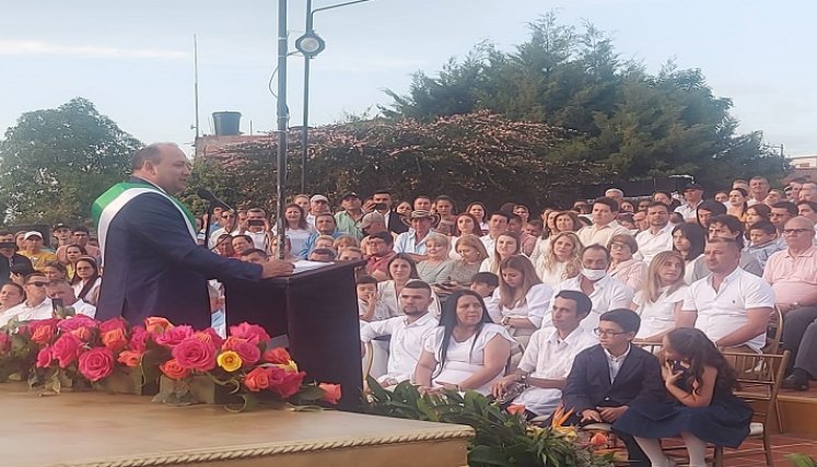 El alcalde Emiro Cañizares se ha reunido en varias oportunidades con las autoridades, con el fin de fortalecer las estrategias de seguridad y convivencia, uno de los principales retos del gobierno local. / Fotos Cortesía