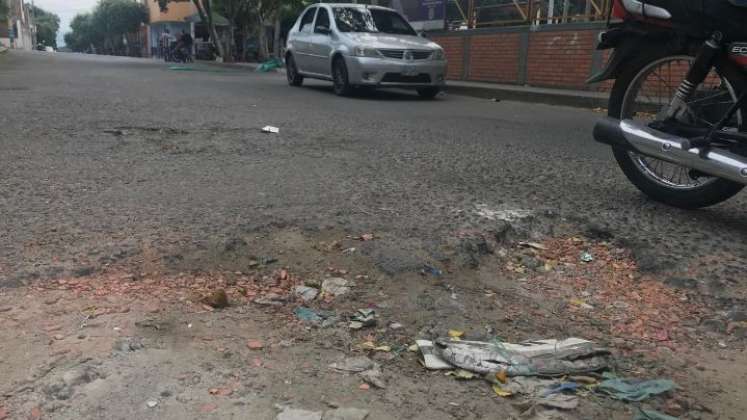 Una de las peores vías es la de la avenida 16 con calle 23 del barrio./ Foto: Nicolás Moijica