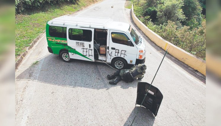 Vehículo de transporte público cargado con explosivos