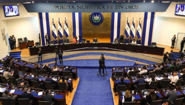 La reforma fue aprobada con los votos de 69 de los 84 diputados. / Foto: AFP