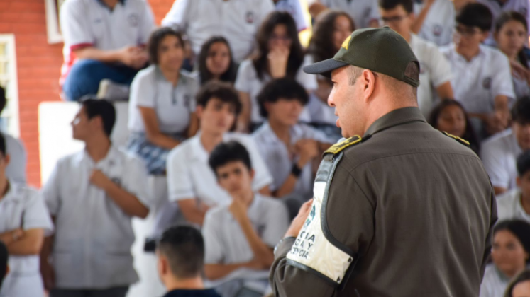 Autoridades municipales adelantan operativos antidrogas en escuelas y colegios del municipio. 