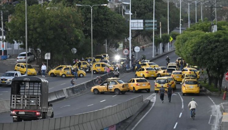 El conflicto social ocasionado por los taxistas generó que las autoridades tuviesen que intervenir. / Foto: Archivo / La Opinión 
