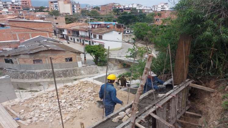 Avanzan los trabajos de la adecuación del viacrucis hacia el monumento de Cristo Rey en Ocaña. /Foto: Cortesía