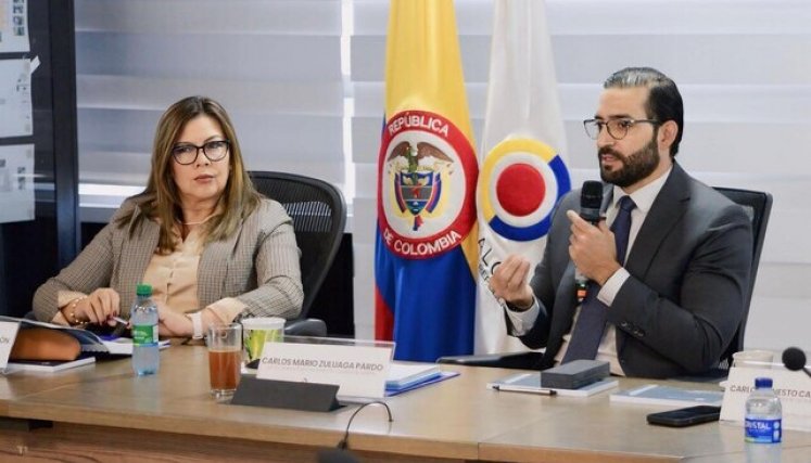 Reunión entre Fiscalía, Contraloría y Defensoría por presuntas irregularidades de 18 EPS