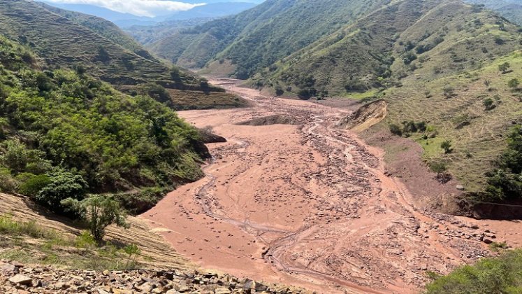 Transportadores de pasajeros y carga exigen soluciones concretas a la emergencia vial presentada en El Tarrita. / Foto cortesía