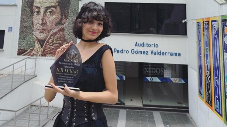 Valentina Velandia ganó premio con su violín