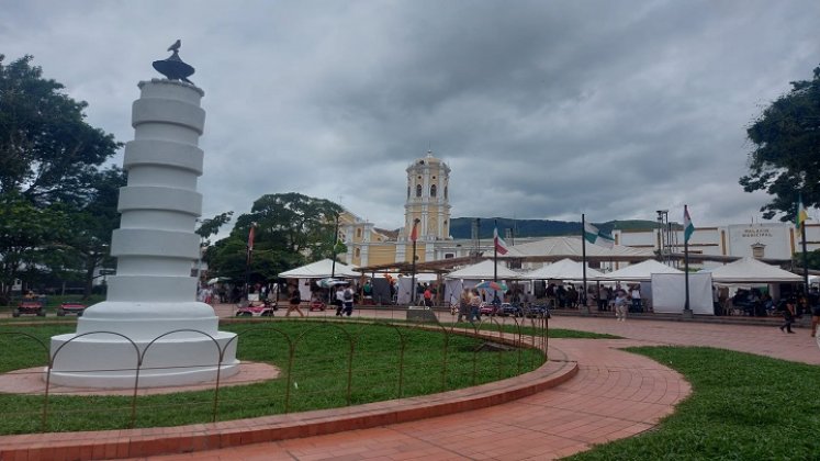 Con el firme propósito de fortalecer los ciclos cortos de comercialización se desarrolló el mercado campesino agroindustrial en Ocaña./ Foto: Cortesía