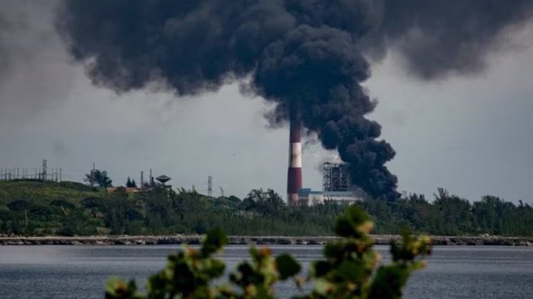 Uno de los dos tanques de crudo, se incendió en Cuba 