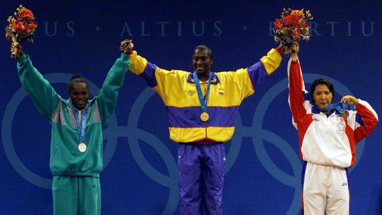 María Isabel Urrutia fue la primera deportista colombiana en ganar un oro olímpico para Colombia.