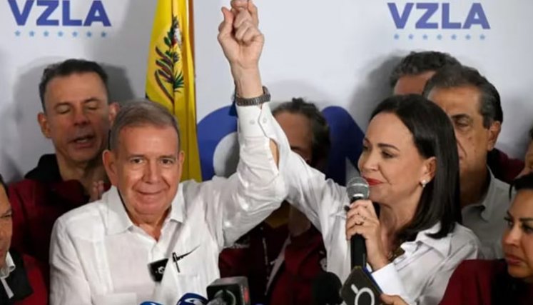 Mientras cientos de personas están en las calles de Venezuela rechazando la reelección de Nicolás Maduro Moros, el Gobierno de Perú, en cabeza de Dina Boluarte, confirmó que reconoce a Edmundo González como presidente electo.